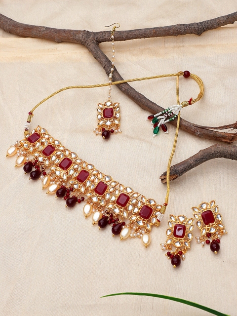 

STEORRA JEWELS Gold-Plated Red & White Kundan-Studded Jewellery Set