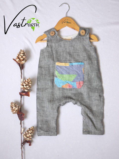 

Vastrarth Kids Grey Solid Cotton Microbe Resistant Romper