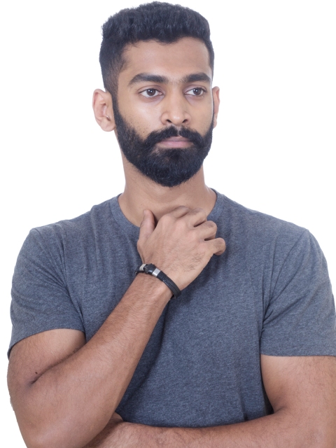 

UNKNOWN by Ayesha Men Black Bracelet