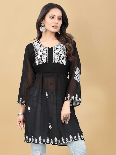 

WEAVETECH IMPEX Black Floral Print Longline Top