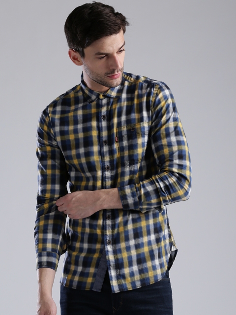 

Levis Men Blue & Yellow Slim Fit Checked Casual Shirt