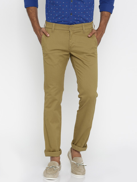 

Wrangler Men Khaki Skanders Slim Fit Solid Chinos
