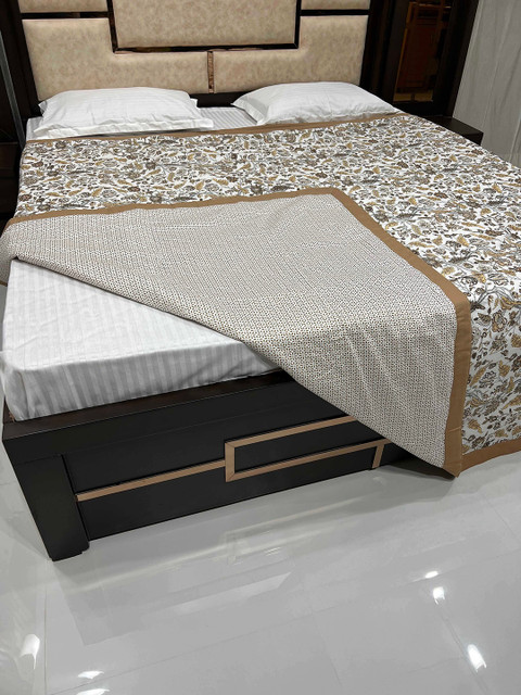 

Pure Decor Brown & White Floral AC Room 300 GSM Double Bed Reversible Dohar