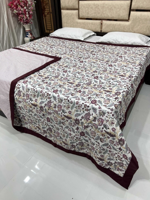

Pure Decor Unisex Maroon Blankets Quilts and Dohars