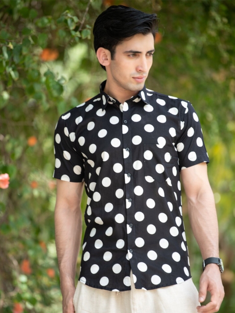 

Tistabene Men Black Comfort Printed Casual Shirt