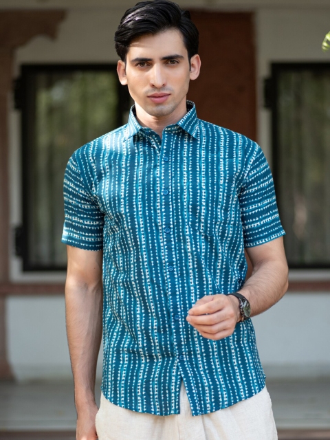 

Tistabene Men Blue Comfort Checked Casual Shirt