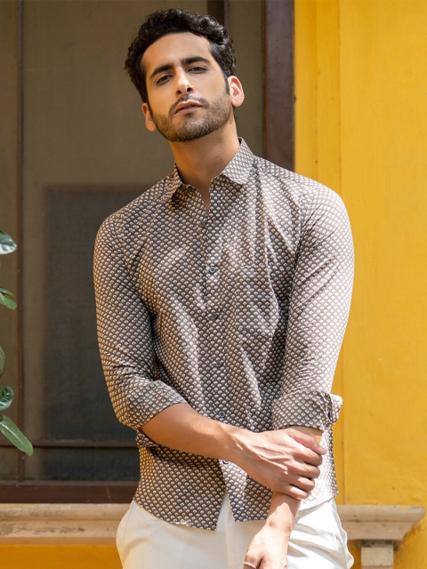

Tistabene Men Brown Comfort Printed Casual Shirt