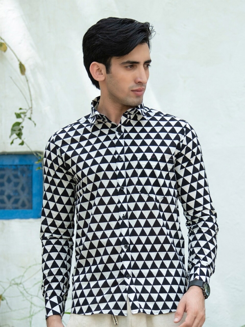 

Tistabene Men Black Comfort Printed Casual Shirt