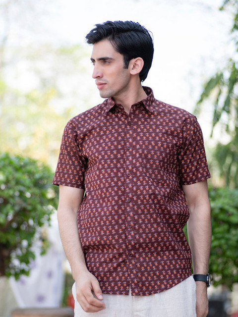 

Tistabene Men Maroon Comfort Printed Casual Shirt