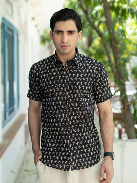 

Tistabene Men Black Comfort Printed Casual Shirt