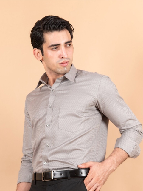 

Tistabene Men Grey Comfort Checked Casual Shirt