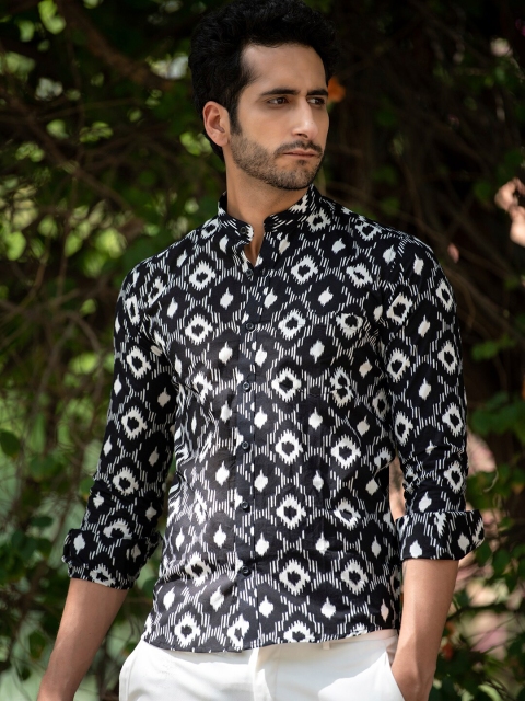 

Tistabene Men Black Comfort Animal Printed Casual Shirt