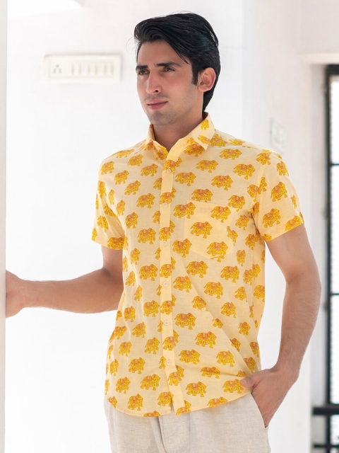 

Tistabene Men Yellow Comfort Printed Casual Shirt