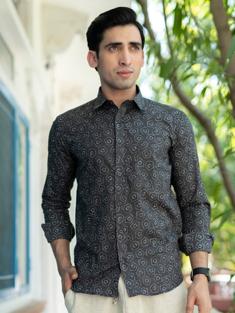 

Tistabene Men Black Comfort Printed Casual Shirt