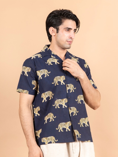 

Tistabene Men Black Comfort Floral Printed Casual Shirt
