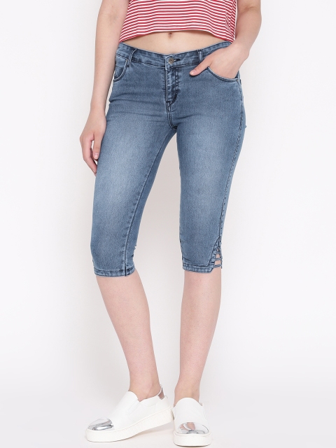 

Devis Women Blue Solid Regular Fit Capris