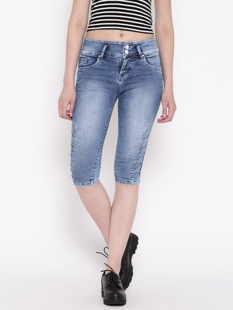

Devis Women Blue Solid Regular Fit Capris