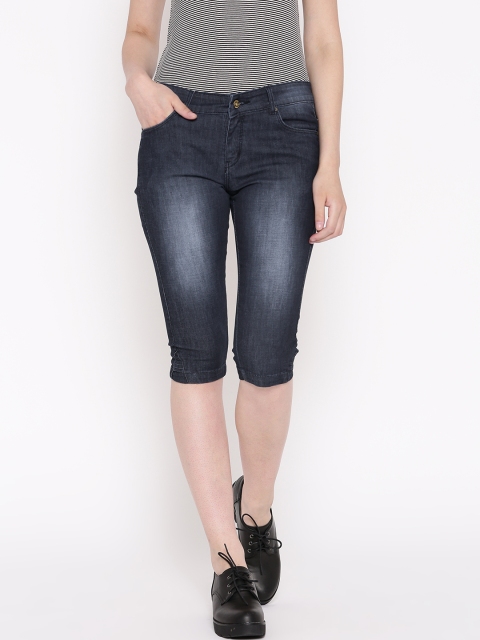 

Devis Women Navy Blue Solid Regular Fit Capris
