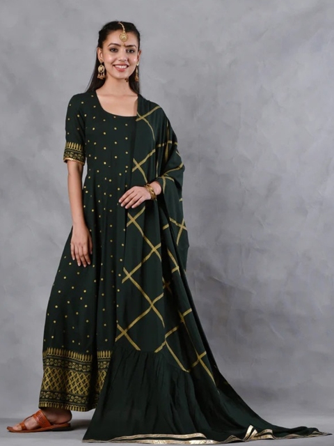 

Rustorange Women Green Printed Kurti with Palazzos