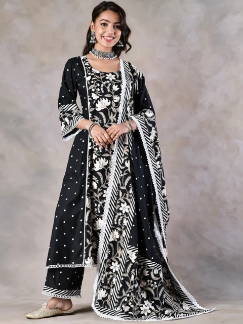 

Rustorange Women Black Printed Kurti with Palazzos