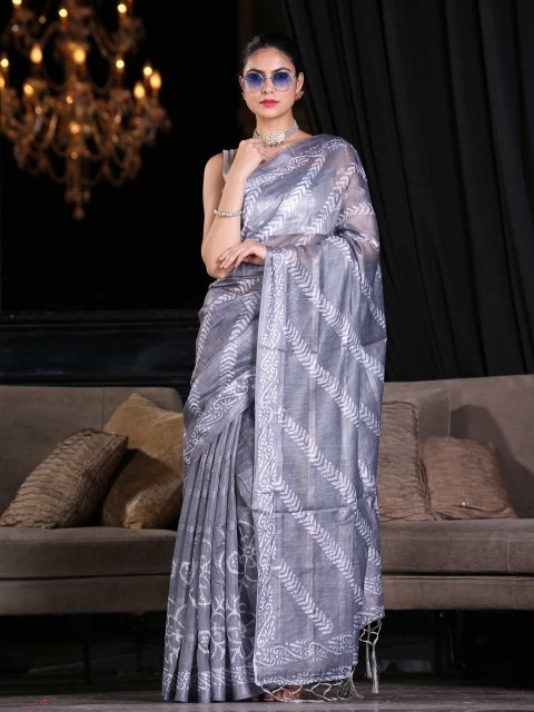 

KARAGIRI Women Grey & White Batik Silk Blend Saree