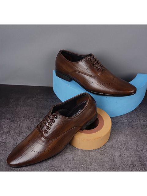 

Style Shoes Men Brown Solid Formal Oxfords Shoes