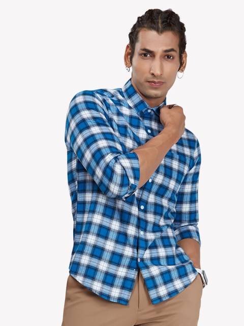 

VASTRADO Men Blue and White Checked Casual Shirt