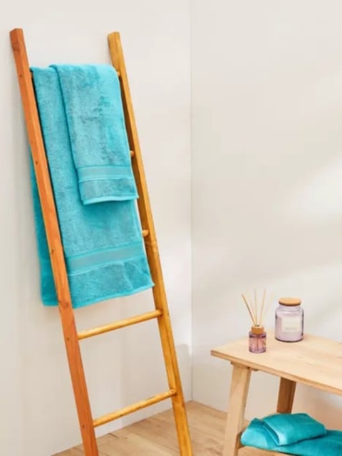 

Marks & Spencer Turquoise Blue Solid Cotton Towel Set