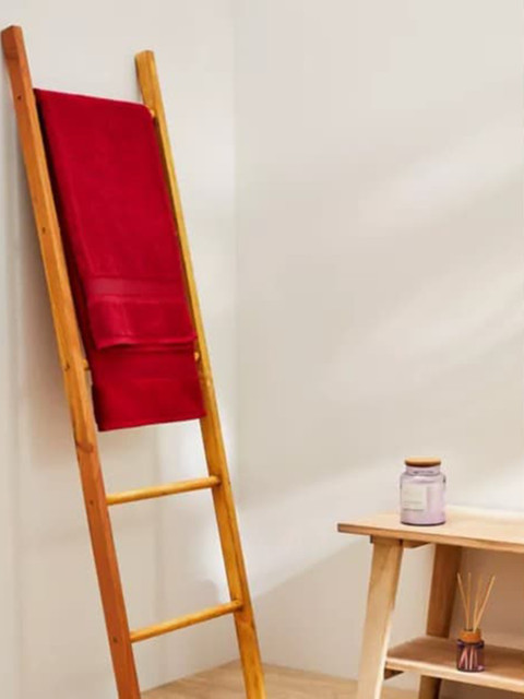 

Marks & Spencer Red Solid 600 GSM Pure Cotton Bath Towel