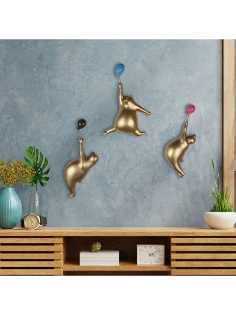 

THE ARTMENT Set of 3 Gold-Coloured Solid Three Dancing Bear Wall Decor