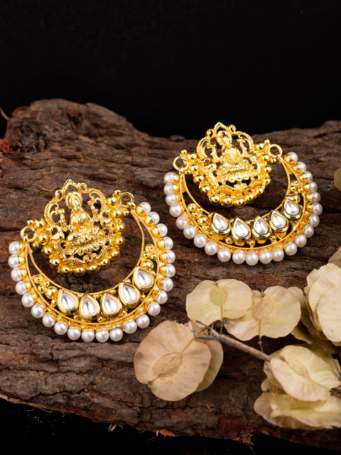 

Voylla Devanshi Gold-Toned Crescent Shaped Chandbalis