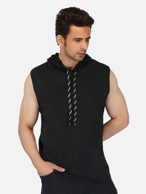 

IMPERATIVE Men Black Solid Anti Odour T-shirt