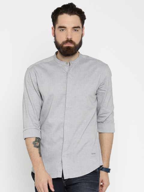 

Voi Jeans Men Grey Melange Solid Casual Shirt