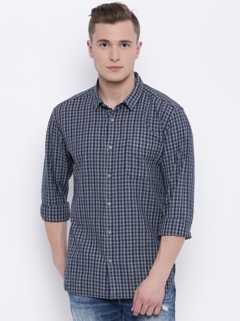 

Voi Jeans Blue & Grey Checked Casual Shirt