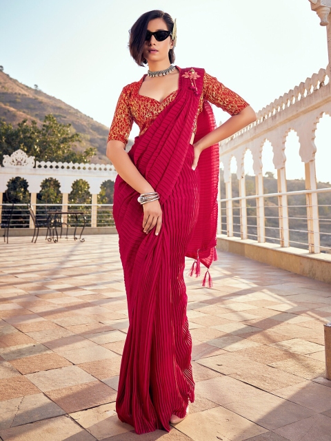 

HRITIKA Red Silk Blend Saree