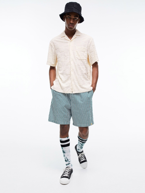 

H&M Men White Relaxed Fit Terry Resort Shirt