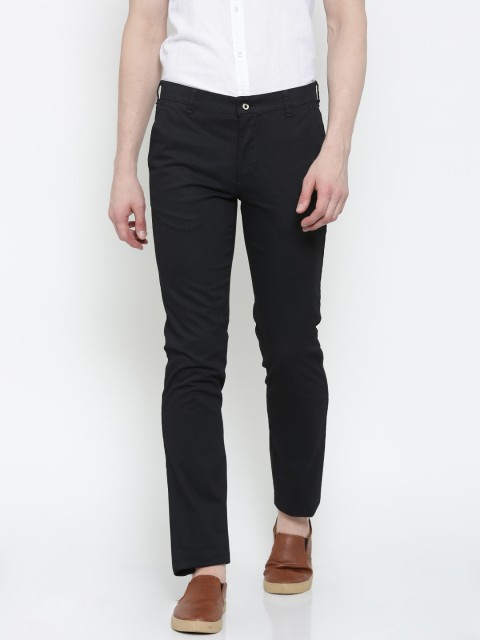 

Park Avenue Men Black Printed Tapered Fit Solid Chino Trousers
