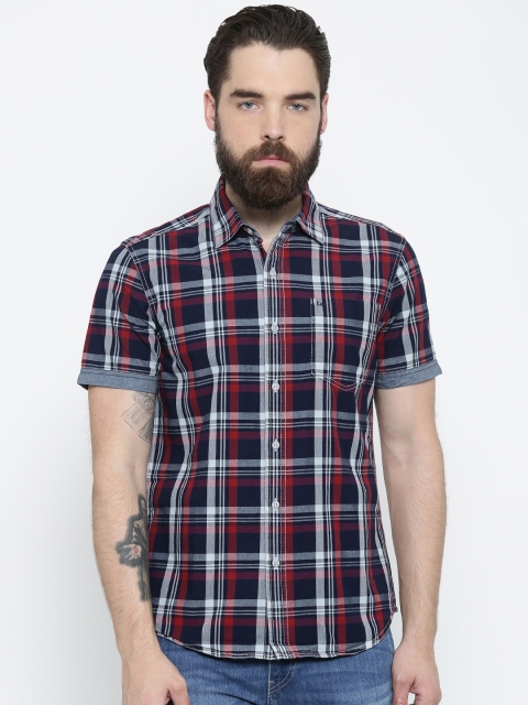 

Lee Men Navy & Red Slim Fit Checked Casual Shirt, Navy blue