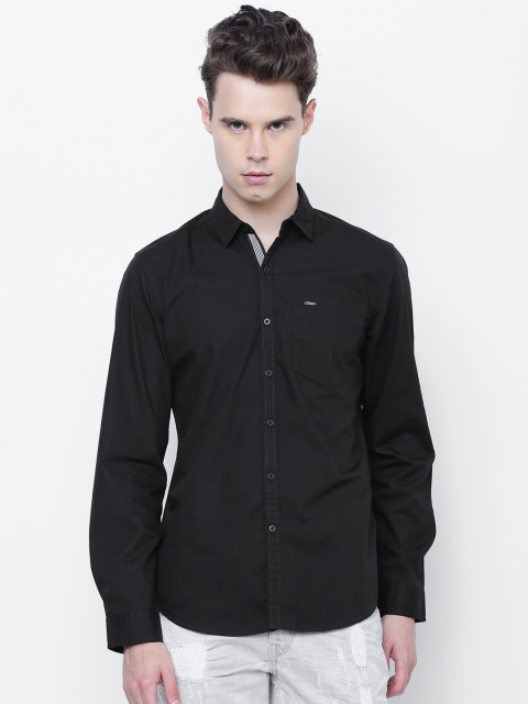 

Lee Men Black Slim Fit Solid Casual Shirt