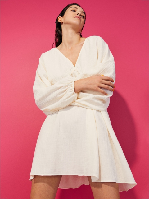 

H&M White Balloon-Sleeved Dress