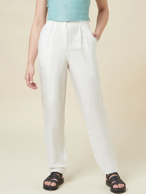 

Enzeo Women White Sharp Tapered Fit High-Rise Pleated Trousers