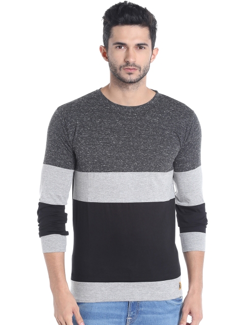 

Campus Sutra Men Grey & Black Colourblocked Round Neck T-shirt