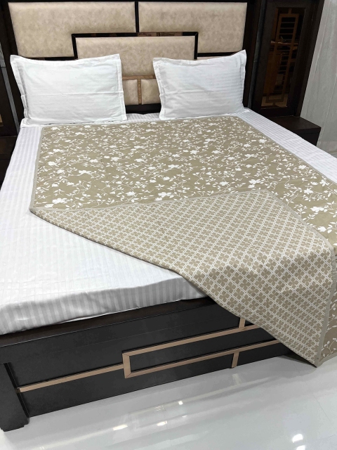 

Pure Decor Brown & White Floral AC Room 233 GSM Single Bed Dohar