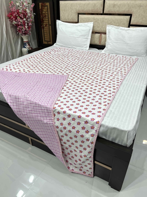 

Pure Decor Purple & White Floral AC Room 233 GSM Single Bed Dohar