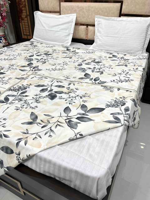 

Pure Decor Black & White Batik Printed Pure Cotton Duvet Cover