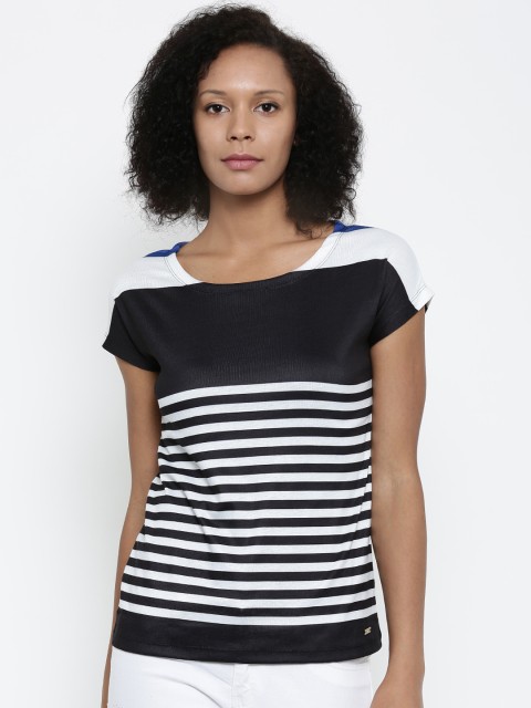

Park Avenue Woman Women Black Striped Round Neck T-shirt