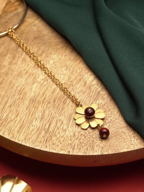 

Suhani Pittie Women Gold-Plated Lumba Rakhi