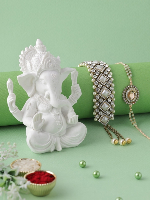 

Aapno Rajasthan Set Of 2 Silver Toned Polyresin Ganesha Idol With Bhaiya Bhabhi Rakhi