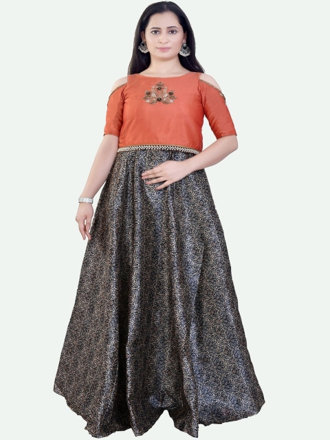 

Kiya Women Orange-Colored and Metallic-Colored Self-Design Long Flared Ethnic Gown