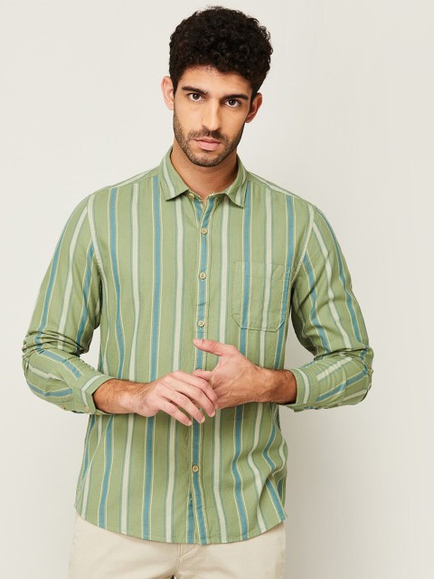 

Bossini Men Green Striped Casual Shirt